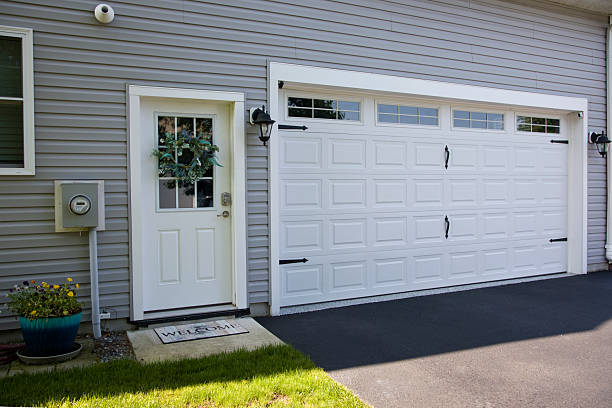 24/7 Emergency Garage Door Panel Replacement experts in Ravenel, SC
